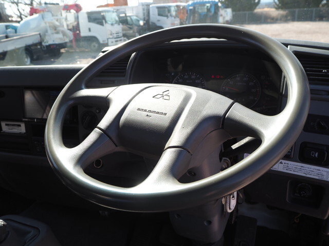 三菱ふそうファイタークレーン5段中型（4t）[写真34]