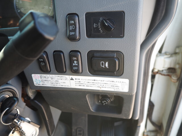 三菱ふそうファイタークレーン5段中型（4t）[写真39]