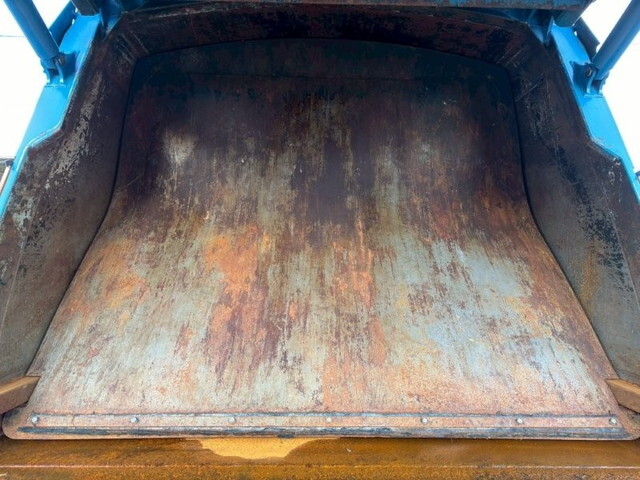 三菱ふそうファイターパッカー車（塵芥車）増トン（6t・8t）[写真10]