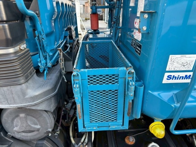 三菱ふそうファイターパッカー車（塵芥車）増トン（6t・8t）[写真26]