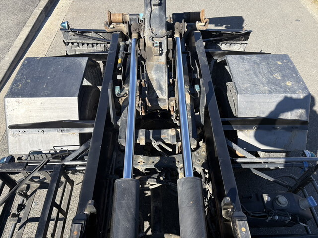 三菱ふそうファイターコンテナ専用車増トン（6t・8t）[写真12]