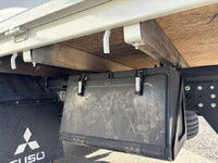 三菱ふそうキャンター平ボディ小型（2t・3t）[写真15]