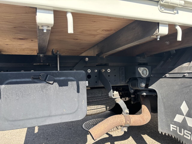 三菱ふそうキャンター平ボディ小型（2t・3t）[写真15]