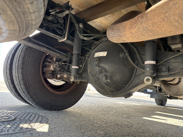 三菱ふそうキャンター平ボディ小型（2t・3t）[写真17]