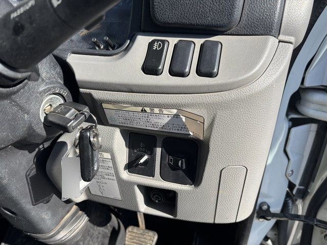 三菱ふそうキャンター平ボディ小型（2t・3t）[写真31]