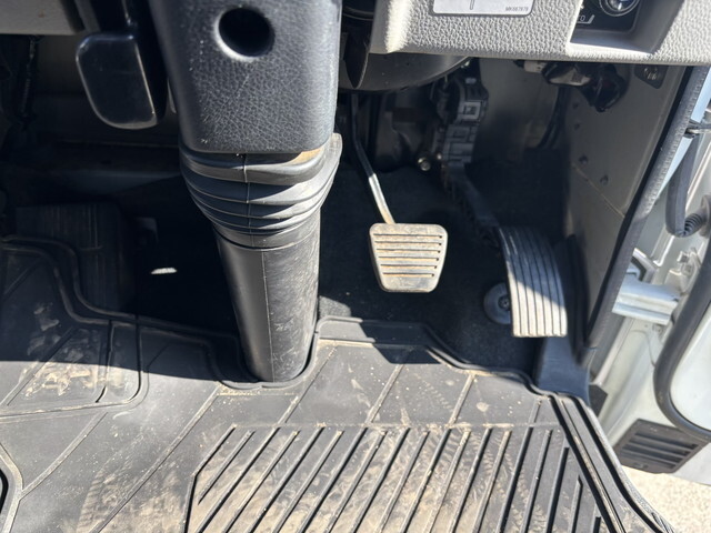 三菱ふそうキャンター平ボディ小型（2t・3t）[写真32]