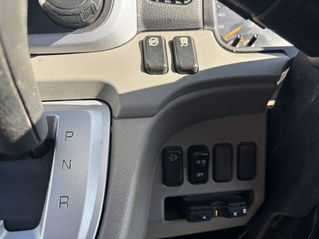 三菱ふそうキャンター平ボディ小型（2t・3t）[写真34]