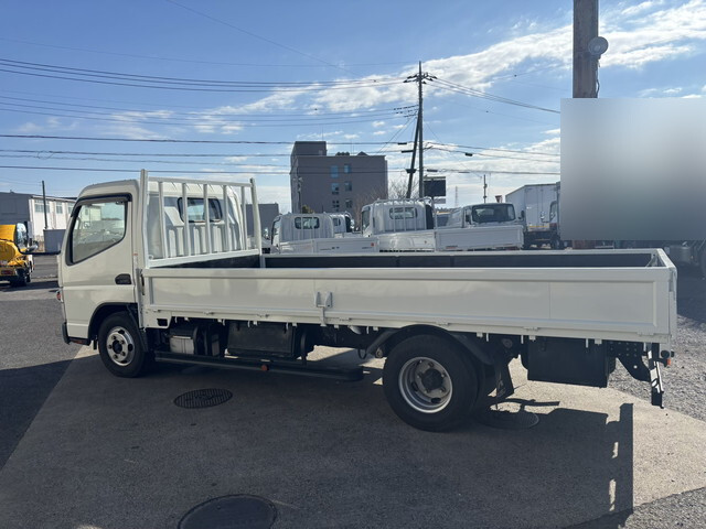 三菱ふそうキャンター平ボディ小型（2t・3t）[写真07]