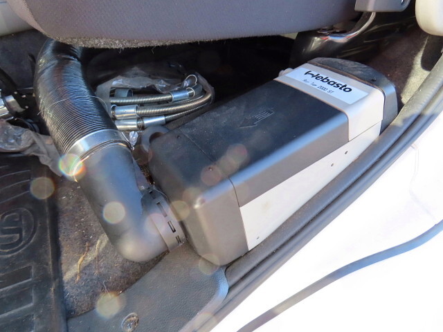 UDトラックスクオントレーラーヘッド（トラクターヘッド）大型（10t）[写真23]