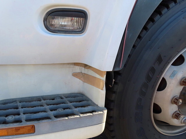 UDトラックスクオントレーラーヘッド（トラクターヘッド）大型（10t）[写真25]