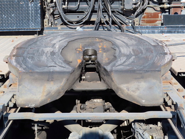 UDトラックスクオントレーラーヘッド（トラクターヘッド）大型（10t）[写真30]