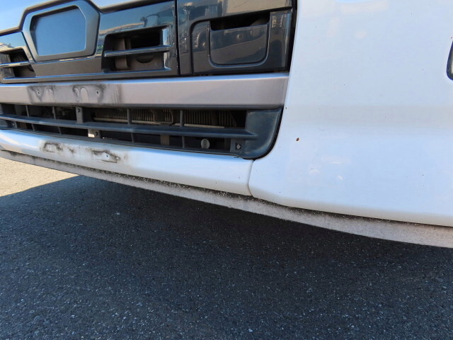 UDトラックスクオントレーラーヘッド（トラクターヘッド）大型（10t）[写真33]