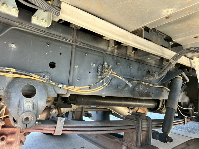 UDトラックスクオンアルミウイング大型（10t）[写真20]