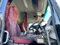 UDトラックスクオンアルミウイング大型（10t）[写真22]