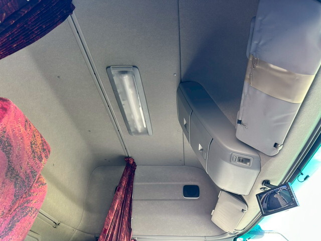 UDトラックスクオンアルミウイング大型（10t）[写真23]