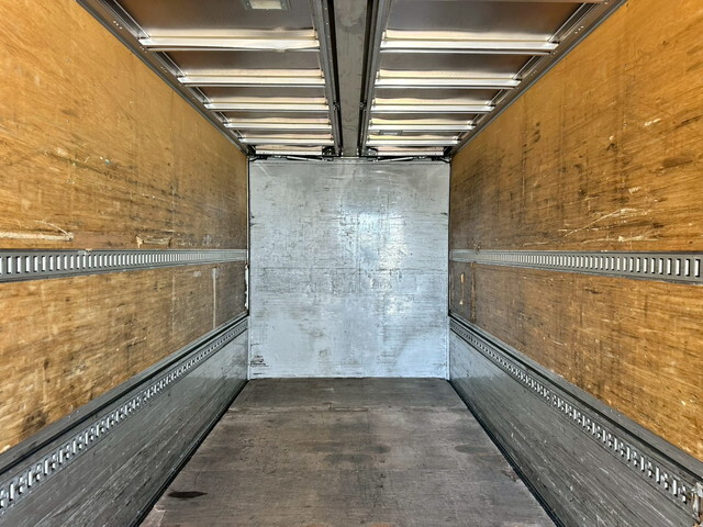 UDトラックスクオンアルミウイング大型（10t）[写真07]