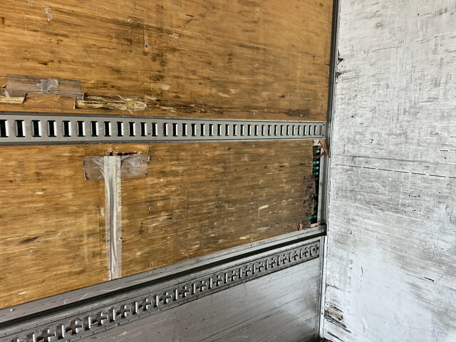 UDトラックスクオンアルミウイング大型（10t）[写真08]