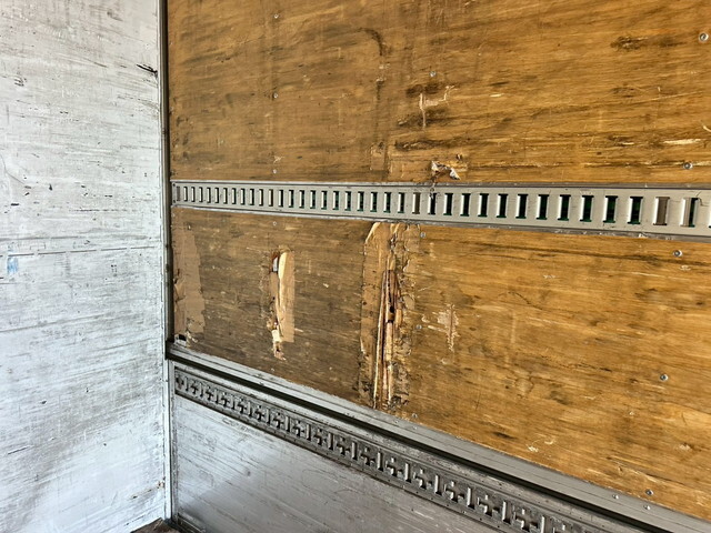 UDトラックスクオンアルミウイング大型（10t）[写真09]