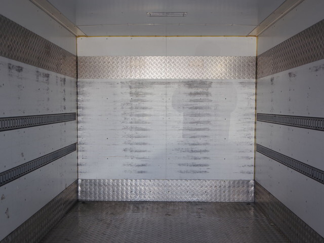 三菱ふそうファイターアルミバン中型（4t）[写真11]