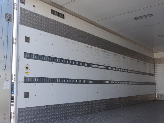 三菱ふそうファイターアルミバン中型（4t）[写真13]