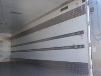 三菱ふそうファイターアルミバン中型（4t）[写真15]