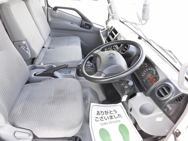 トヨタトヨエース幌ウイング小型（2t・3t）[写真16]