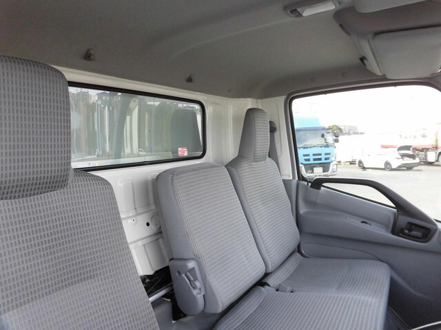 トヨタトヨエース幌ウイング小型（2t・3t）[写真17]