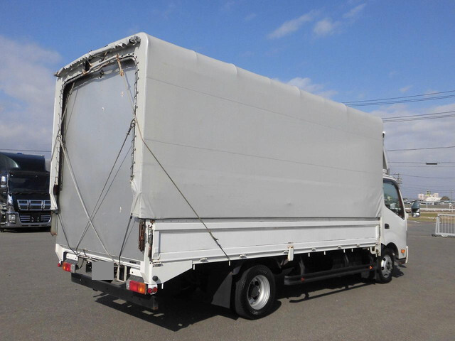 トヨタトヨエース幌ウイング小型（2t・3t）[写真02]