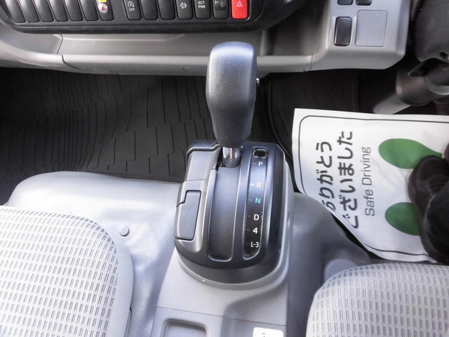 トヨタトヨエース幌ウイング小型（2t・3t）[写真20]