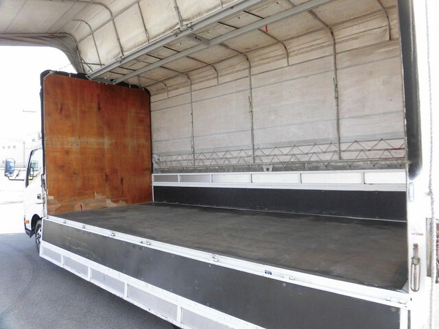 トヨタトヨエース幌ウイング小型（2t・3t）[写真09]