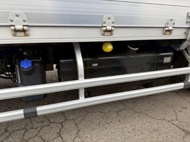 いすゞフォワードアルミウイング中型（4t）[写真17]