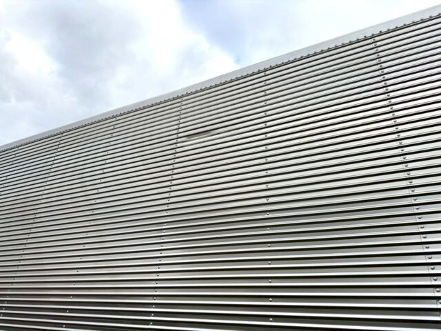 いすゞフォワードアルミウイング中型（4t）[写真20]