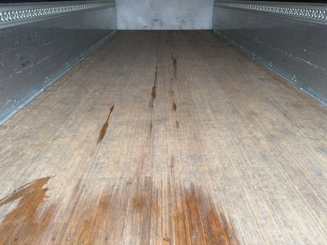 いすゞフォワードアルミウイング中型（4t）[写真08]