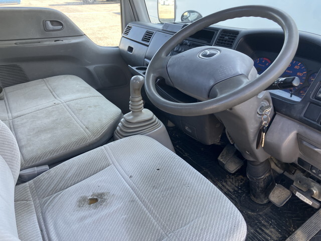 マツダタイタンクレーン付小型（2t・3t）[写真33]