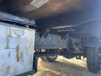 いすゞエルフ平ボディ小型（2t・3t）[写真17]