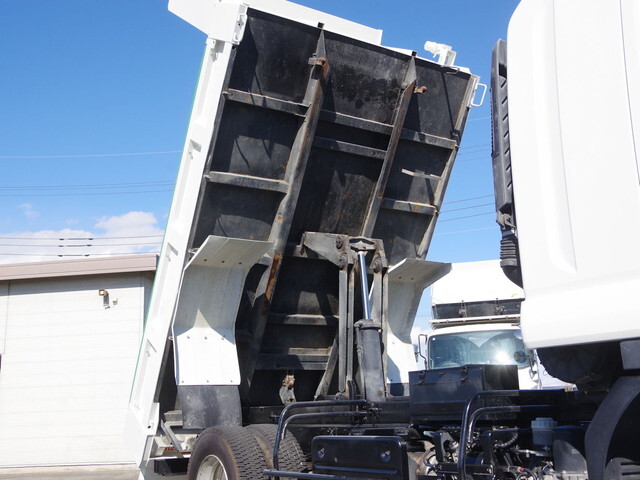 いすゞフォワードダンプ中型（4t）[写真11]