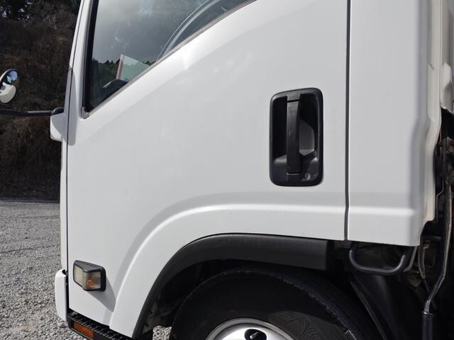 いすゞエルフアルミバン小型（2t・3t）[写真12]