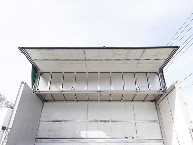 三菱ふそうファイターアルミウイング中型（4t）[写真11]