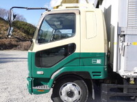 三菱ふそうファイターアルミウイング増トン（6t・8t）[写真11]