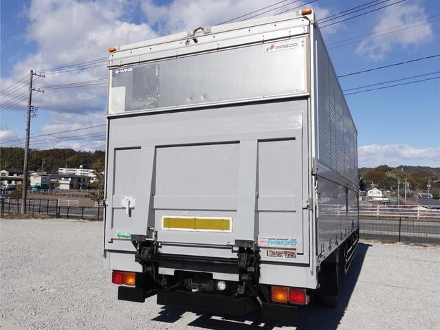 三菱ふそうファイターアルミウイング増トン（6t・8t）[写真02]