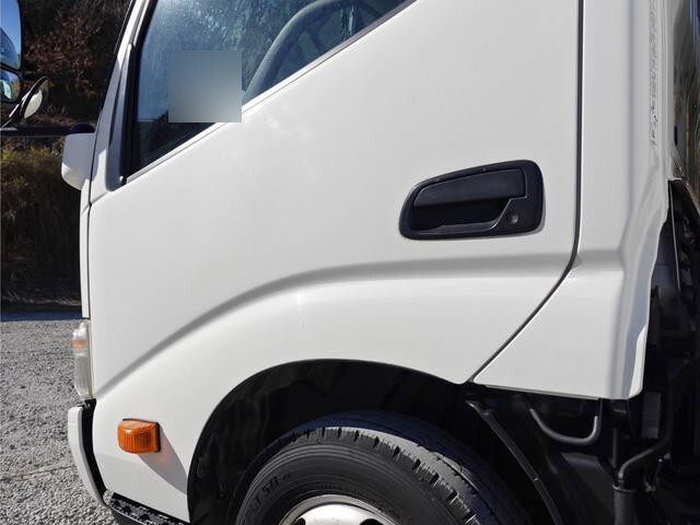 日野デュトロ冷凍車（冷蔵車）小型（2t・3t）[写真11]