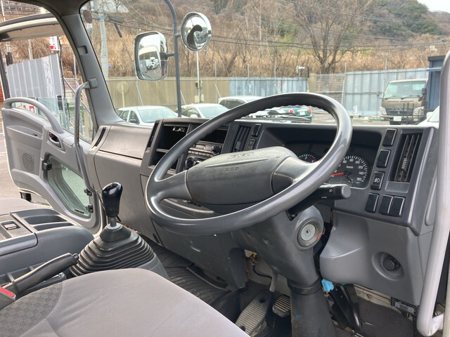 いすゞフォワードクレーン4段中型（4t）[写真35]