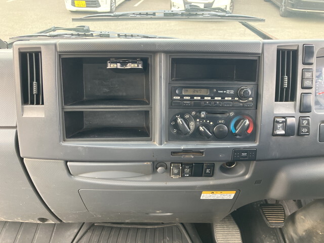 いすゞフォワードクレーン4段中型（4t）[写真36]