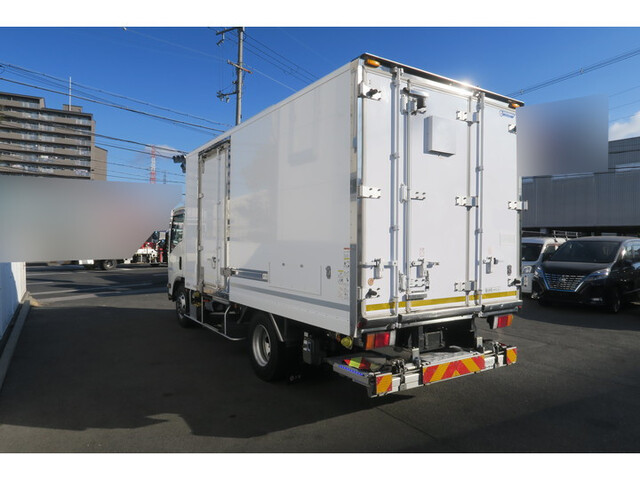 いすゞエルフアルミバン小型（2t・3t）[写真02]