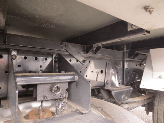 いすゞエルフアルミバン小型（2t・3t）[写真11]