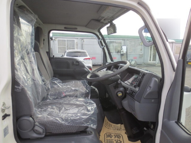 いすゞエルフアルミバン小型（2t・3t）[写真12]