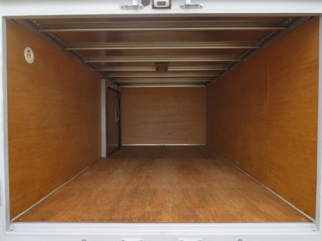 いすゞエルフアルミバン小型（2t・3t）[写真09]