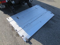 三菱ふそうキャンター冷凍車（冷蔵車）小型（2t・3t）[写真12]