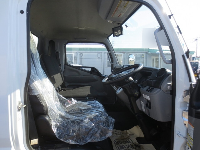 三菱ふそうキャンター冷凍車（冷蔵車）小型（2t・3t）[写真16]