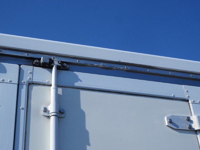 三菱ふそうキャンター冷凍車（冷蔵車）小型（2t・3t）[写真20]